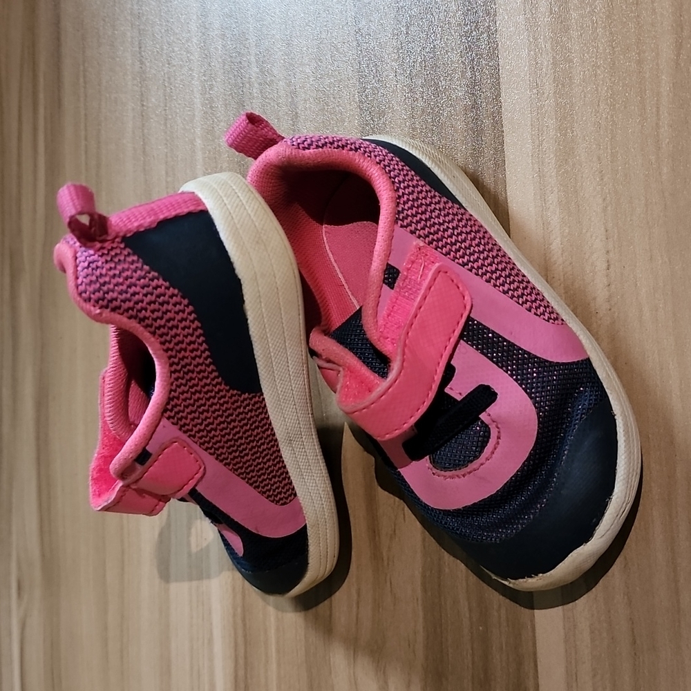 Garanimals Tennis Shoes Size 6